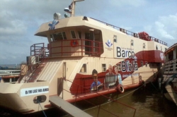 Barco Bíblia Luz na Amazónia